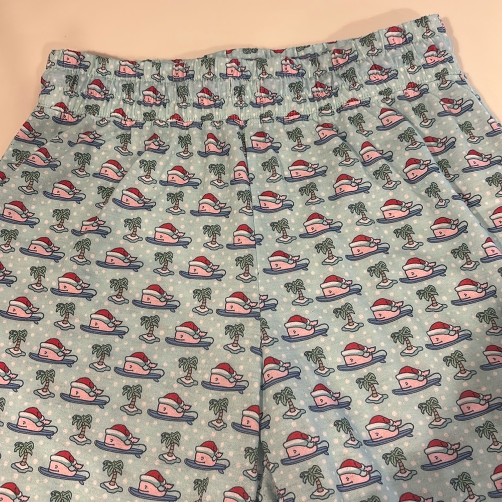 Excellent condition!! Worn 1x!!
Vineyard Vines PJ Bottoms light green